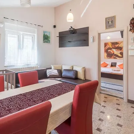 Maxima 2km Beach Вилла *